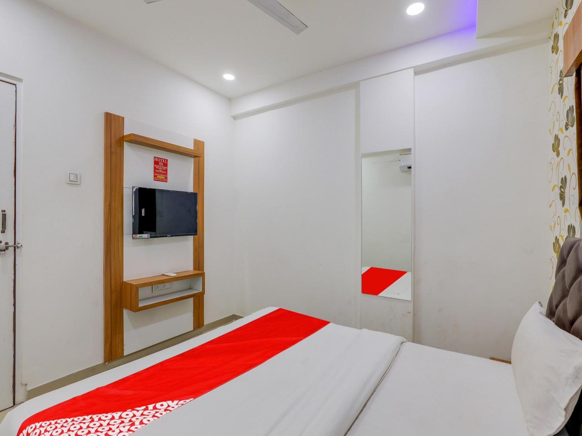 Hotel O Md Grand Ac Rooms Vadodara Exterior photo